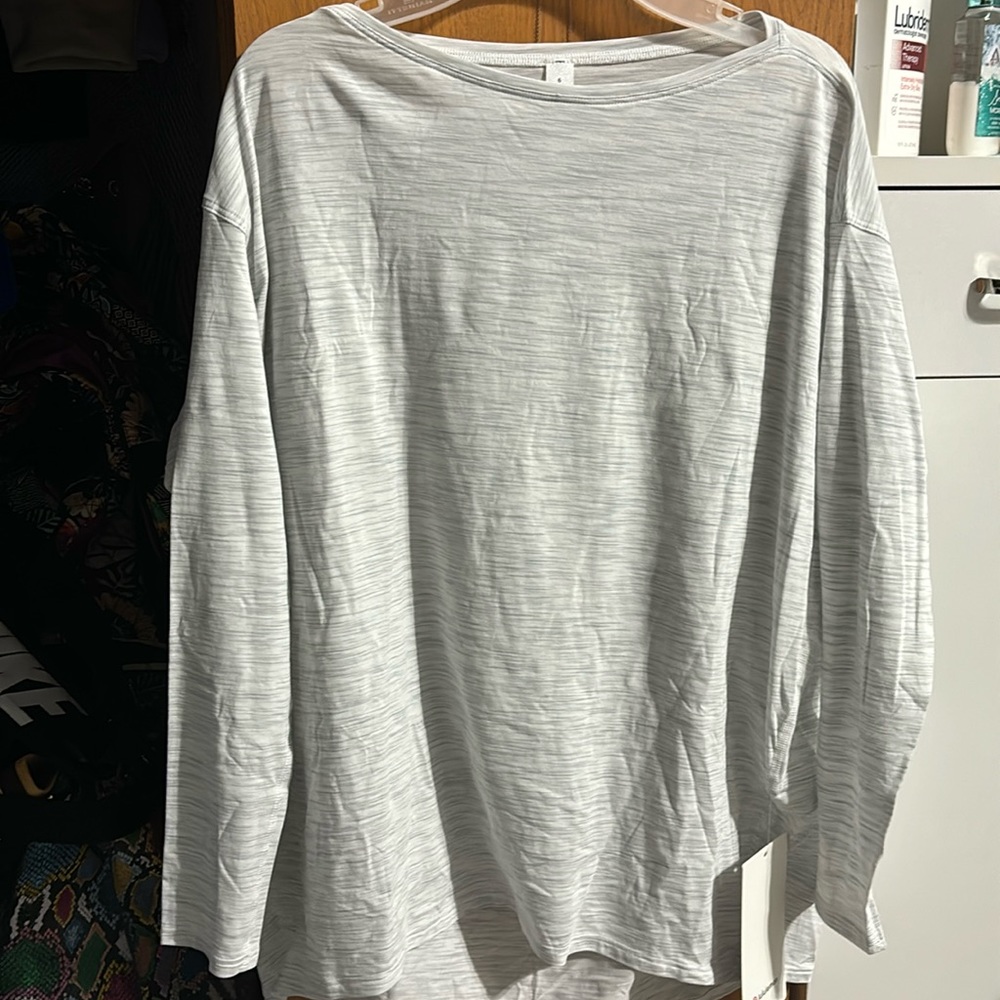 Lululemon back in action long sleeve